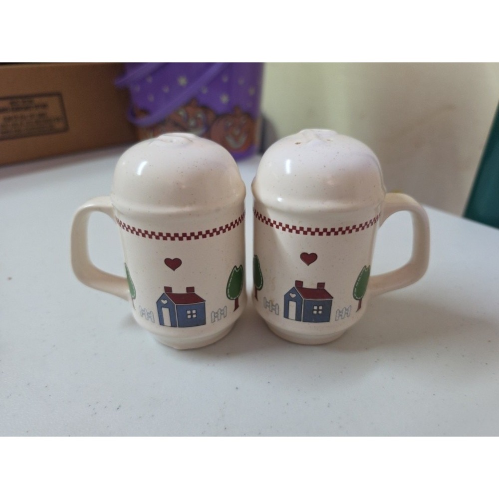 International Habersham Salt And Pepper Shakers Heart Home